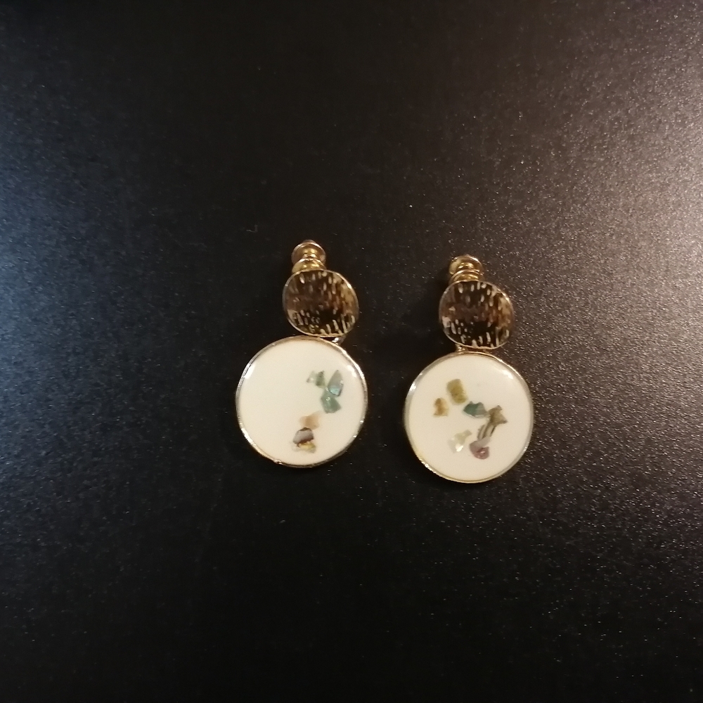 Retro earrings - Picture 3 of 3